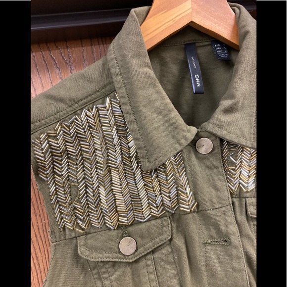 Vest - Picture 2 of 3